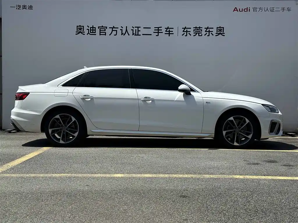 Audi A4L 2020 40 TFSI Fashion Dynamic Edition фото 3