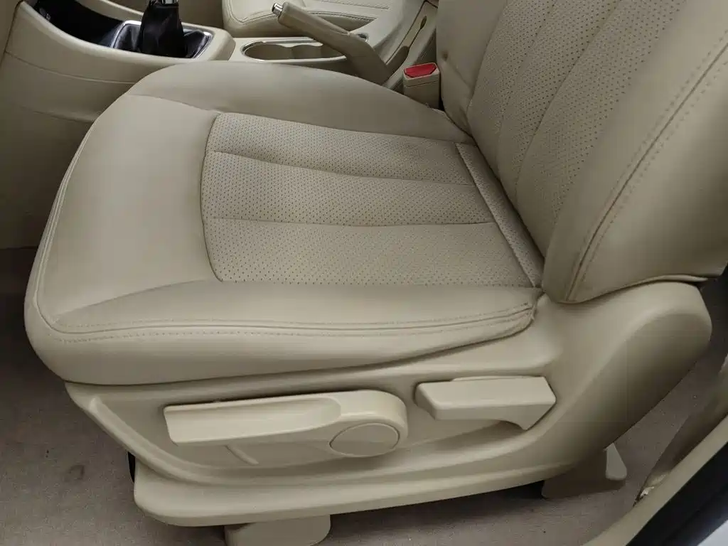 Baojun 730 2014 2014 1.5L Manual Comfort 7-seater
