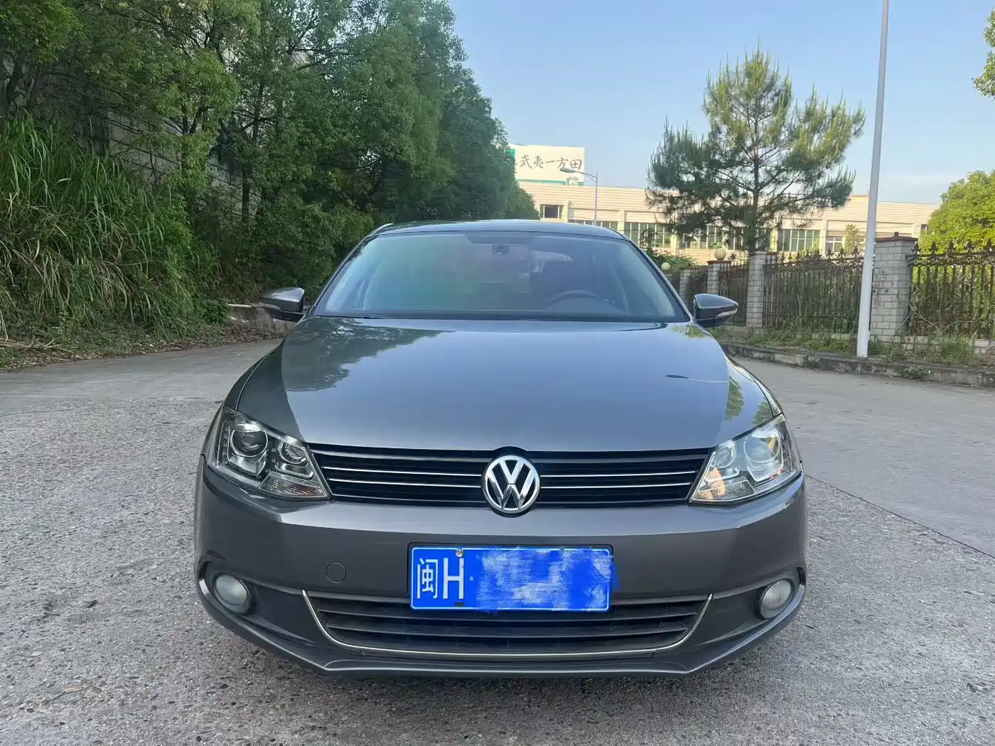 Volkswagen Sagitar 2012 Model 1.6L Manual Comfort фото 2