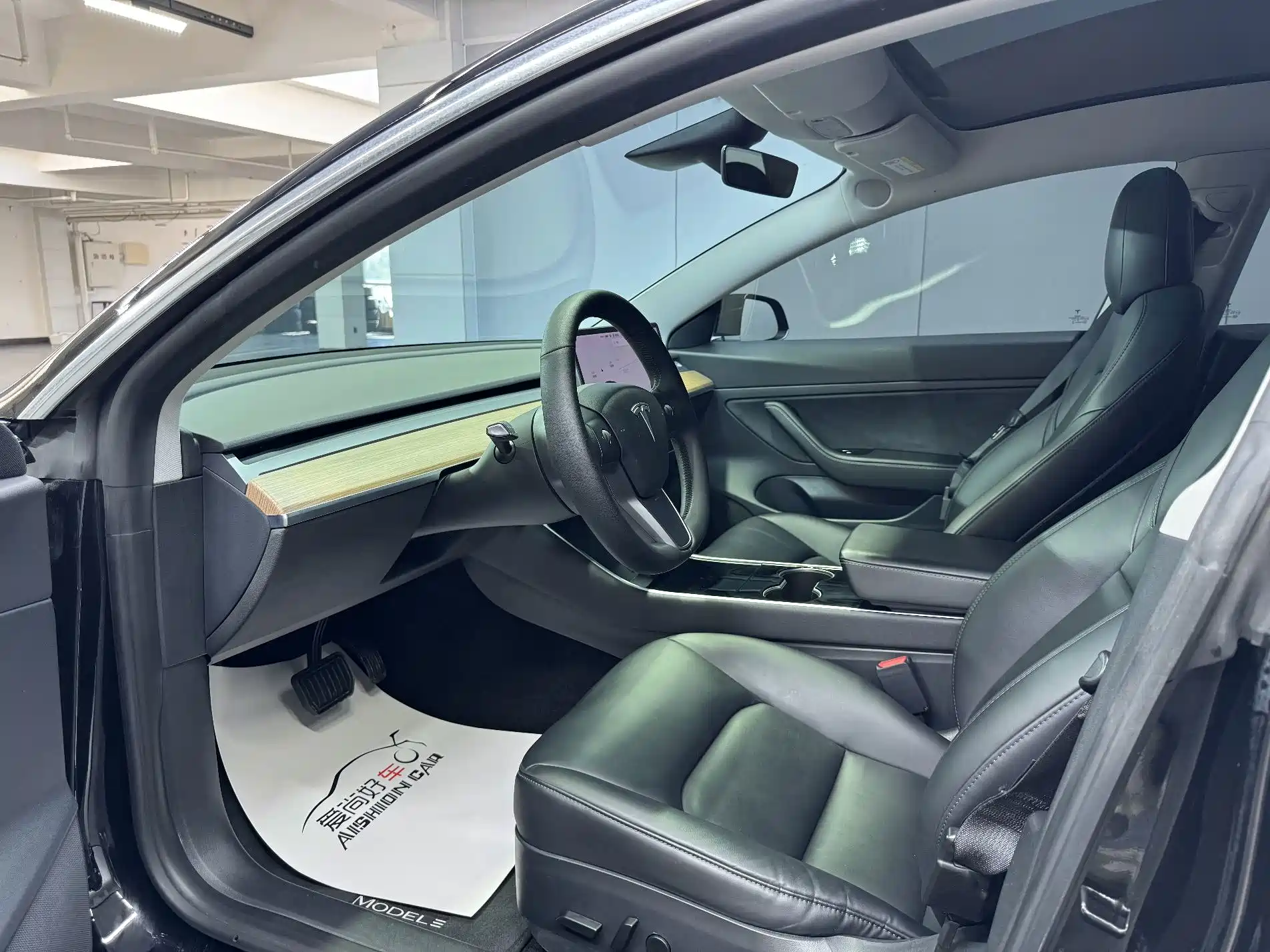 Фото 8 - Tesla Model 3