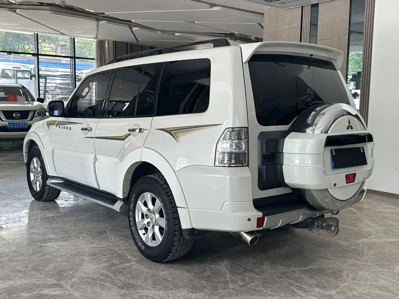 Mitsubishi Pajero (Import) 2012 3.0L Elite Plus Edition фото 4