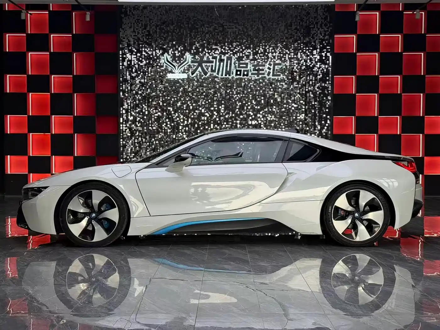 BMW i8 2014 Standard фото 3