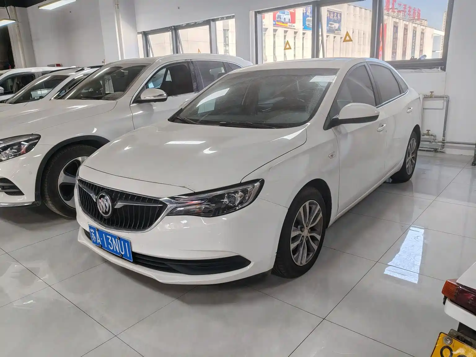 Photo 1 - Buick Excelle