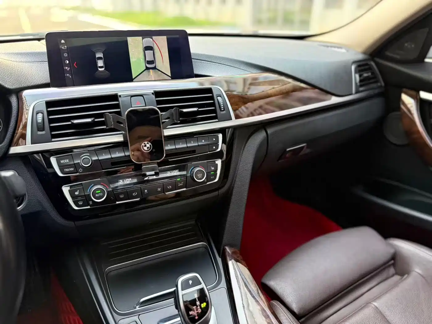 BMW 3 Series 2018 330Li xDrive Luxury Package фото 6