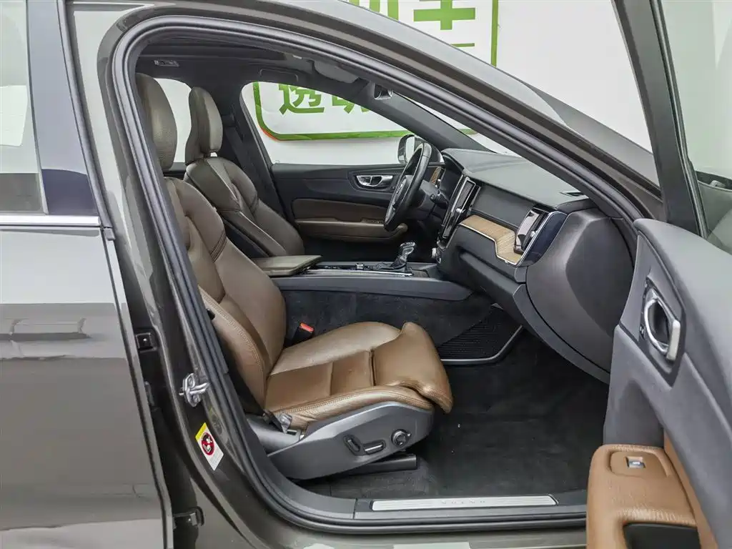 Volvo XC60 2021 T5 AWD Inscription фото 23