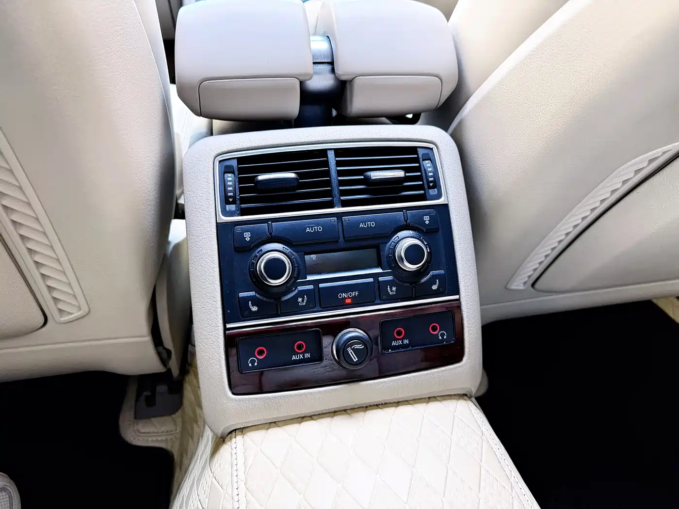 Audi A8 2008 A8L 4.2 FSI Prestige фото 39