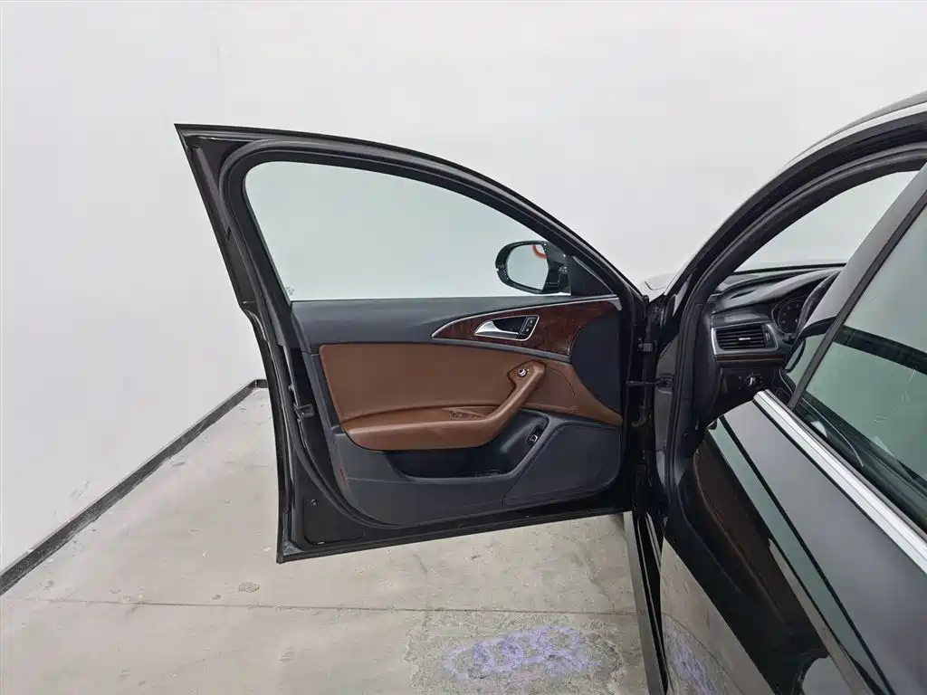 Audi A6L 2018 30th Anniversary 45 TFSI quattro Sport фото 8