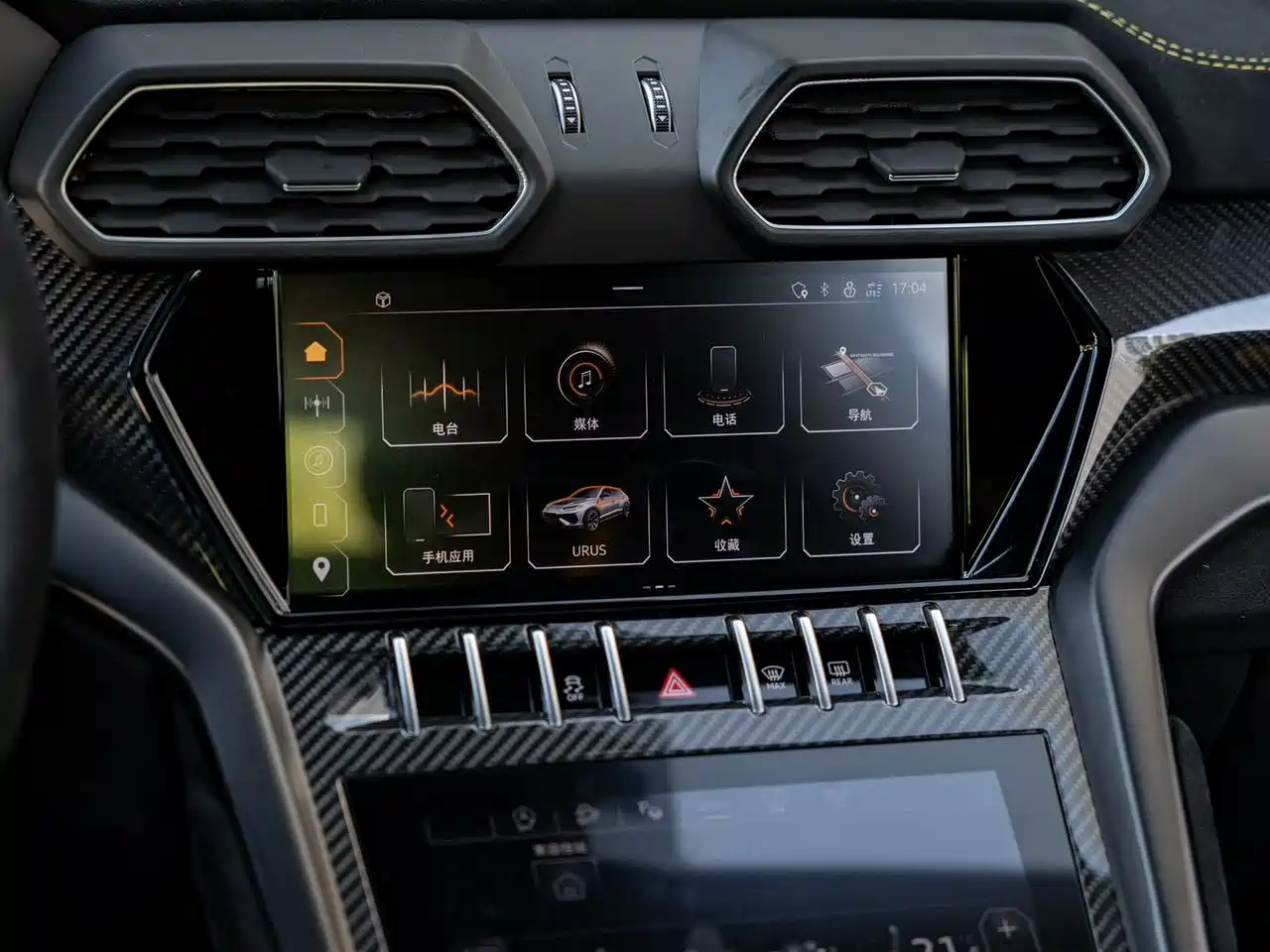 Фото 5 - Lamborghini Urus