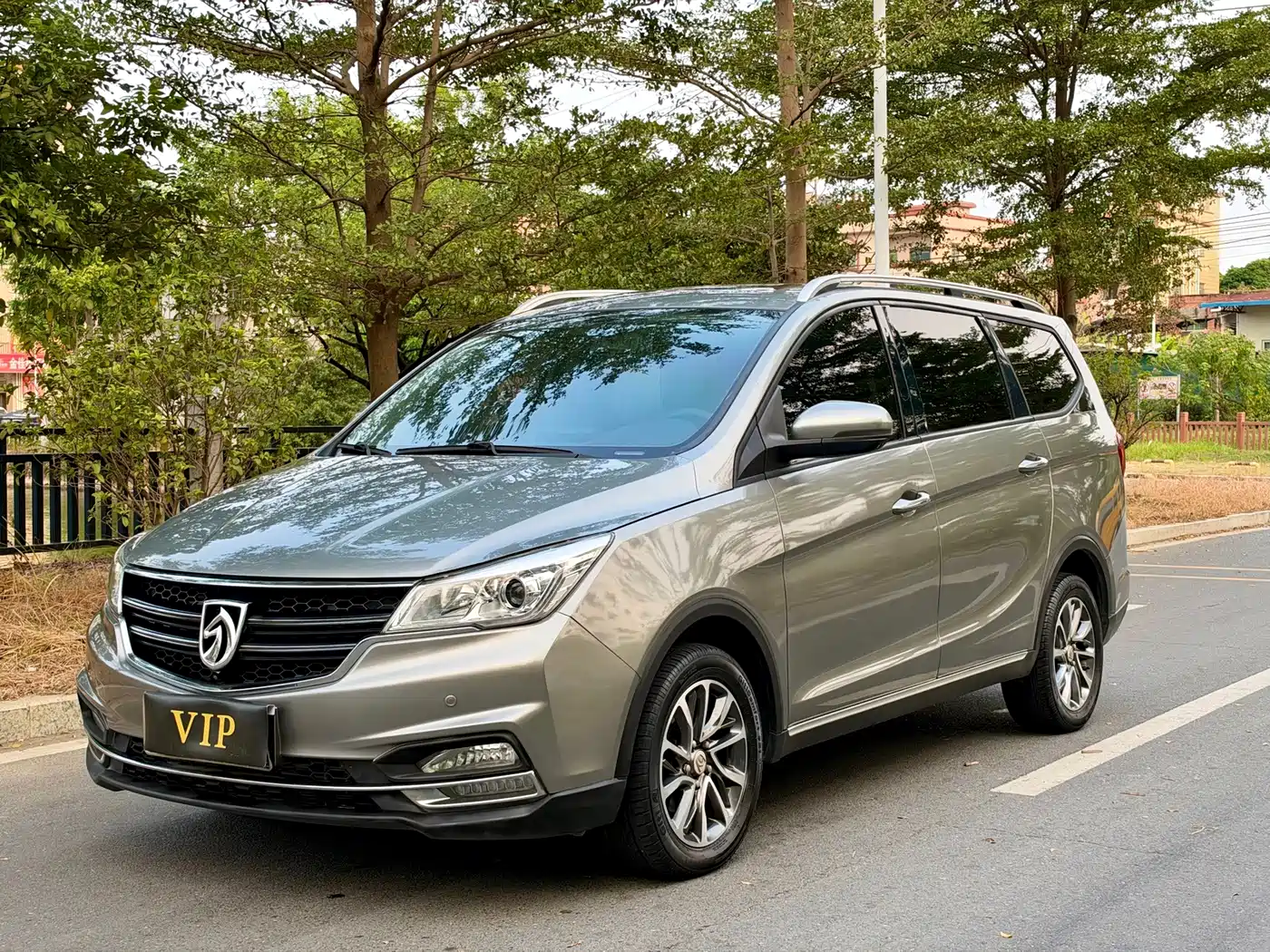 Baojun 730 2020 2019 1.5T CVT Flagship Edition 7-Seater China VI