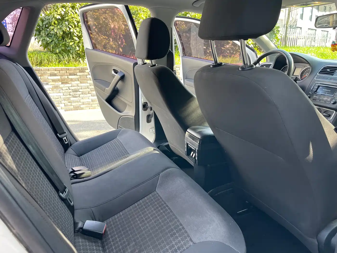 Volkswagen Polo 2016 1.6L Automatic Comfort фото 9