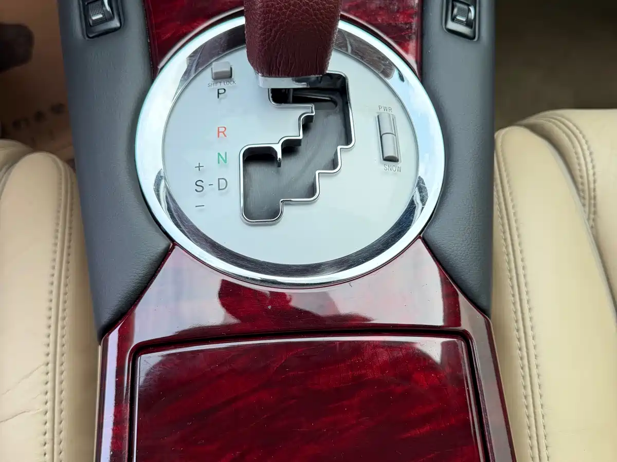Toyota Reiz 2008 2.5S Special Commemorative Edition фото 21