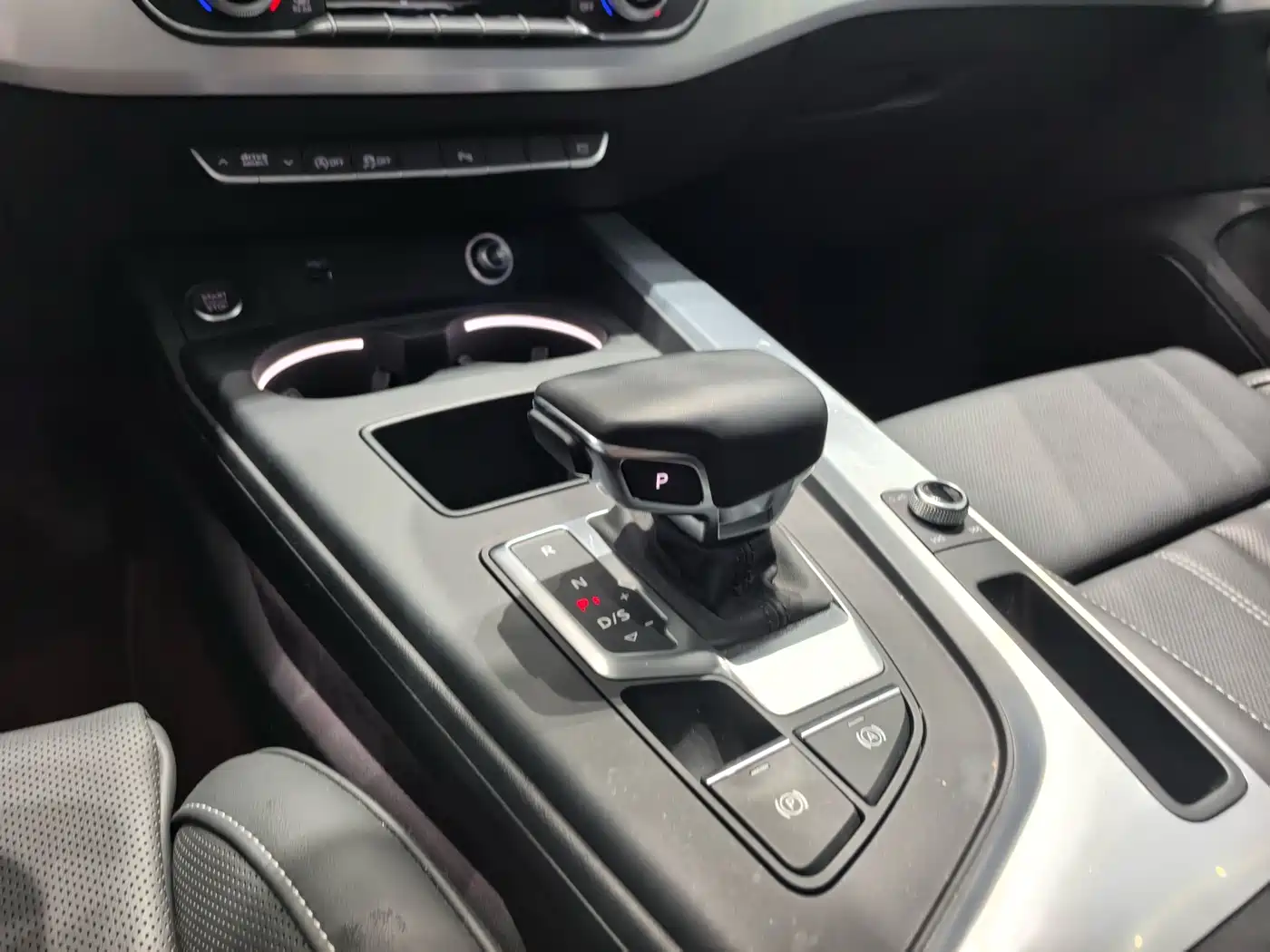 Audi A4L 2025 2024 40 TFSI Fashion Dynamic