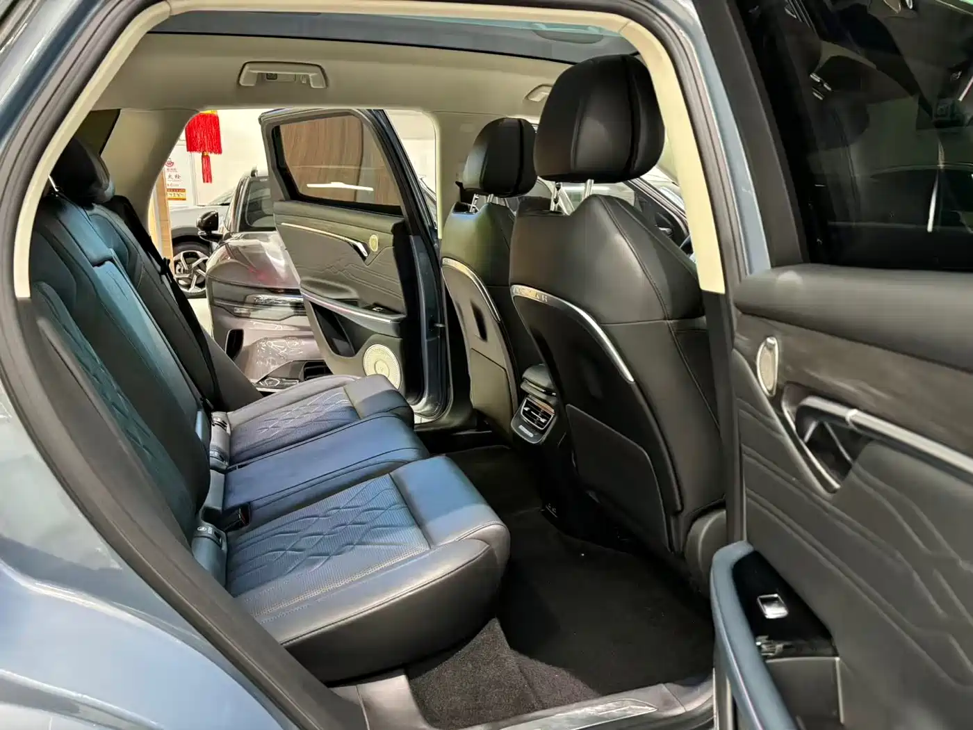 Voyah Auto VOYAH FREE 2021 AWD Standard Range Extender Exclusive Luxury Package фото 18