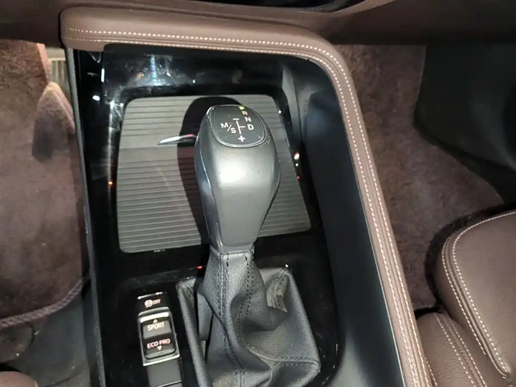 BMW X1 2018 xDrive20Li Premium Model фото 10