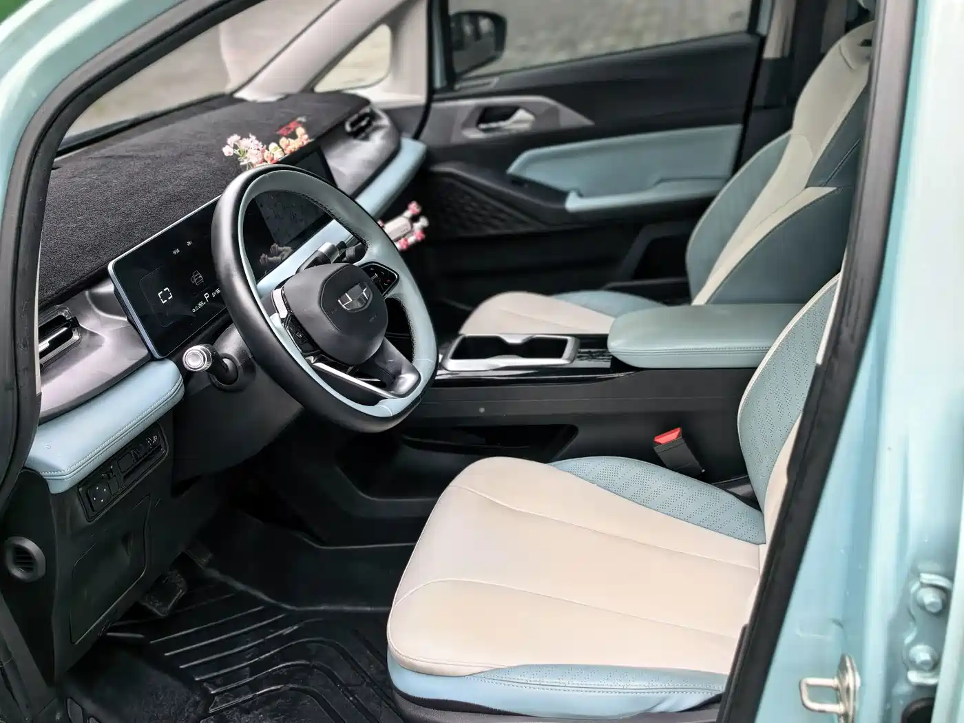 Geely Geometry E Firefly 2023 2024 Model 401km Fluorescent