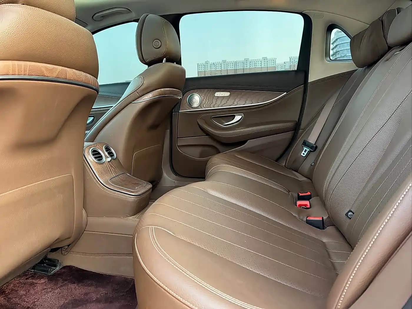 Mercedes-Benz E-Class New Energy 2022 E 350 e L Plug-in Hybrid Sedan фото 7