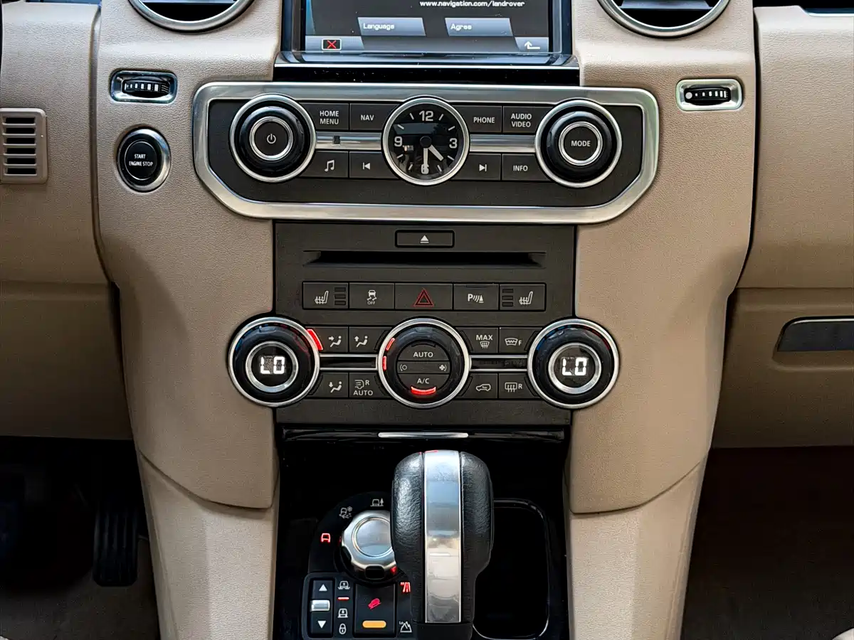 Land Rover Discovery 2011 3.0 SDV6 HSE Diesel фото 9
