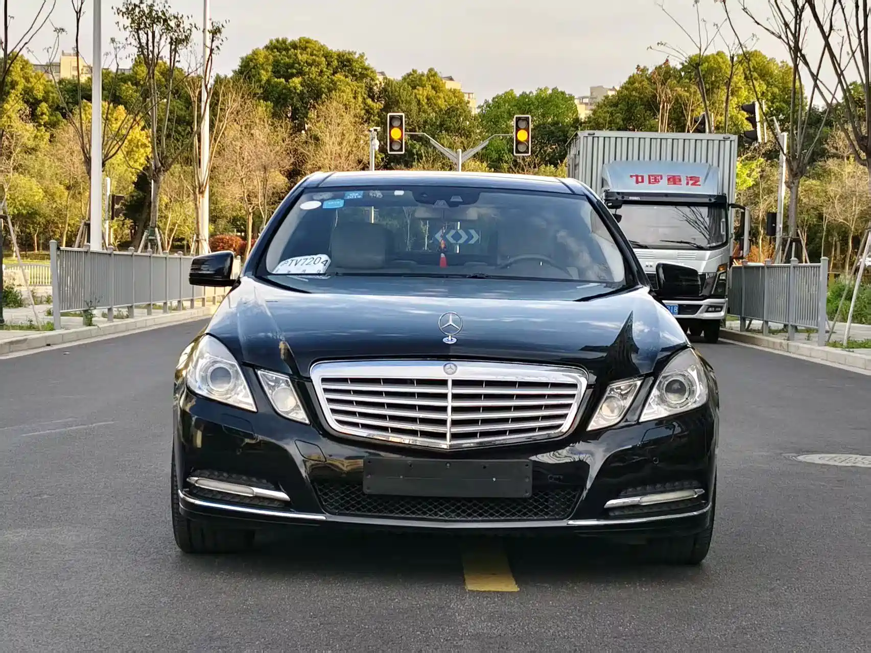 صورة 2 - Mercedes-Benz E-Class