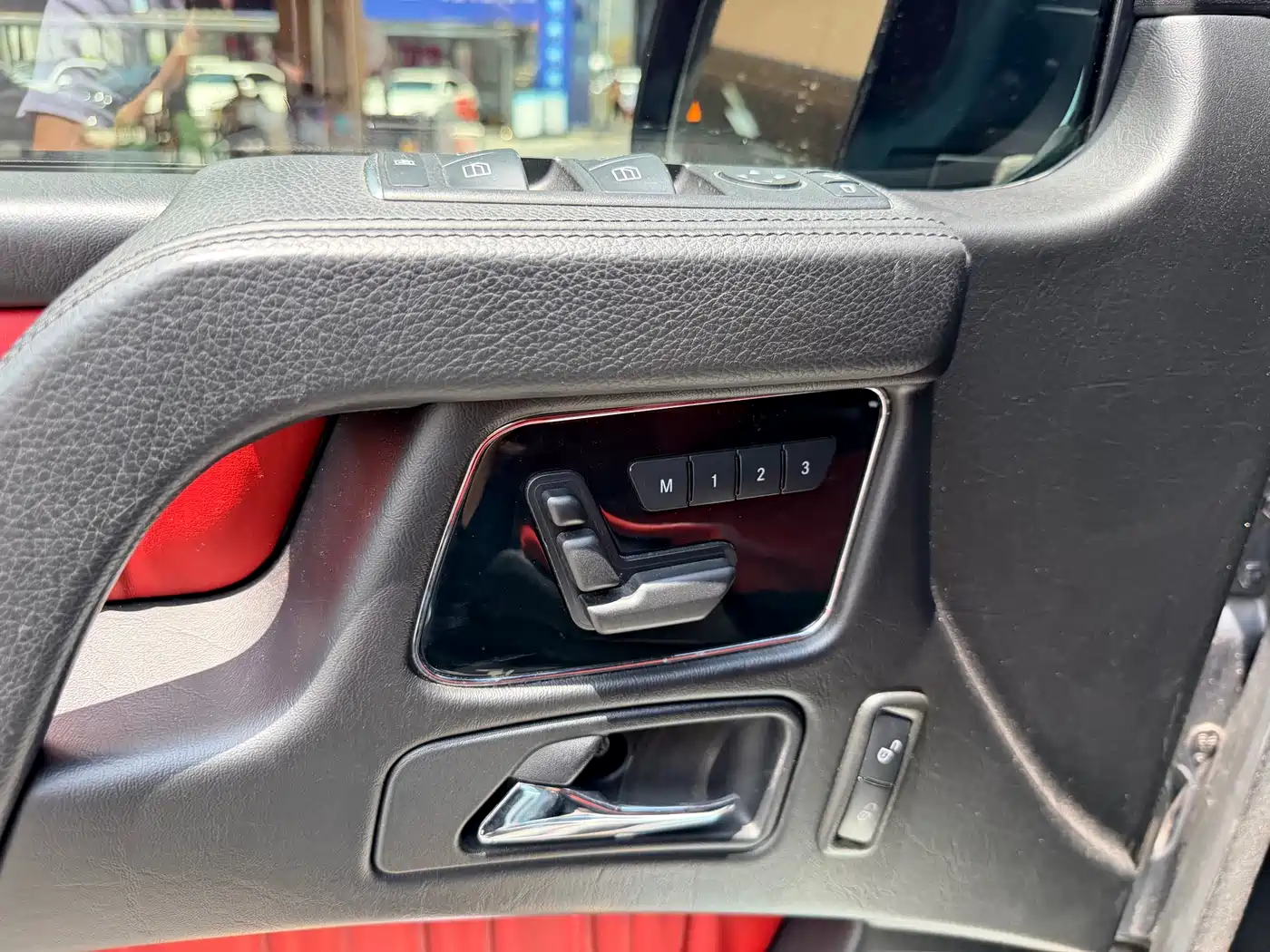 Mercedes-Benz G-Class фото 12