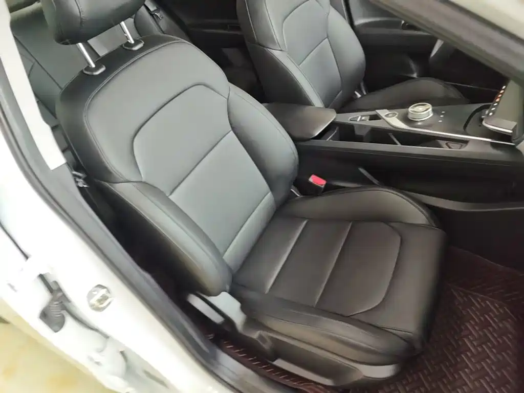 Фото 25 - Geely Geometry A