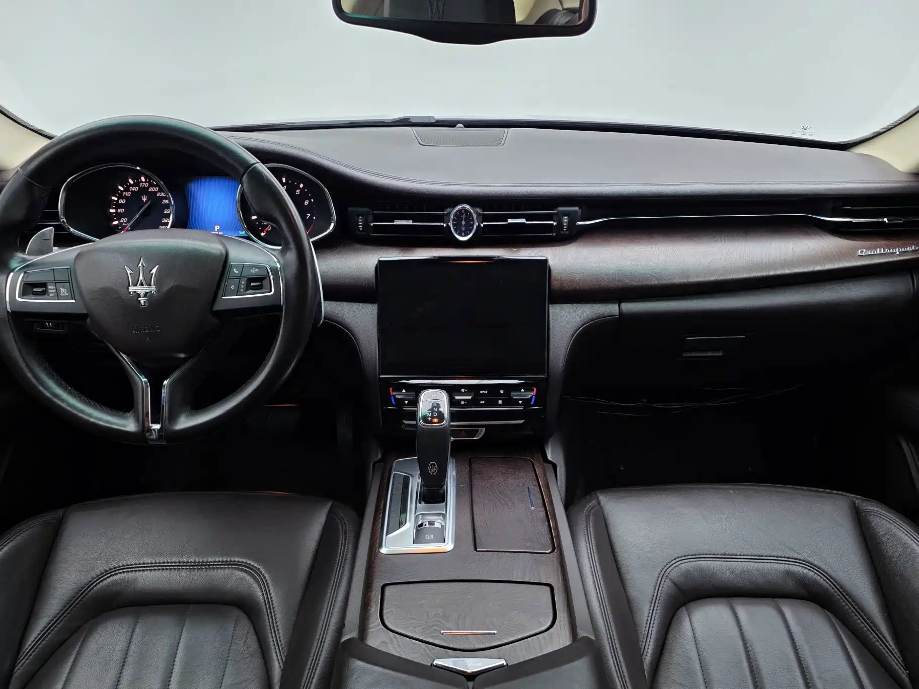 Photo 23 - Maserati Quattroporte
