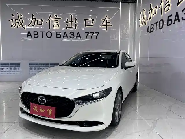 Mazda Mazda3 Axela 2021 2.0L Automatic Premium Edition — фото 1