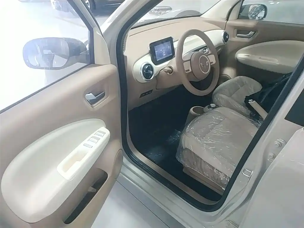 Wuling Motors Hongguang MINIEV 2026 2025 4-Door Advanced