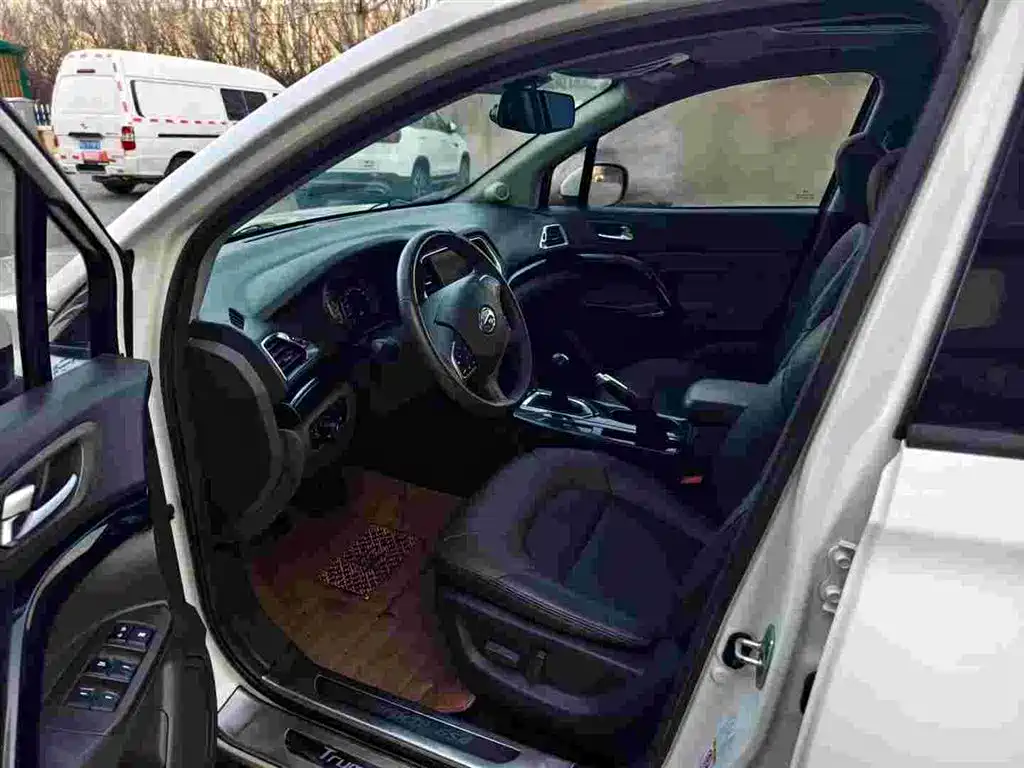 GAC Trumpchi Trumpchi GS4 2017 235T Manual 2WD Luxury фото 4