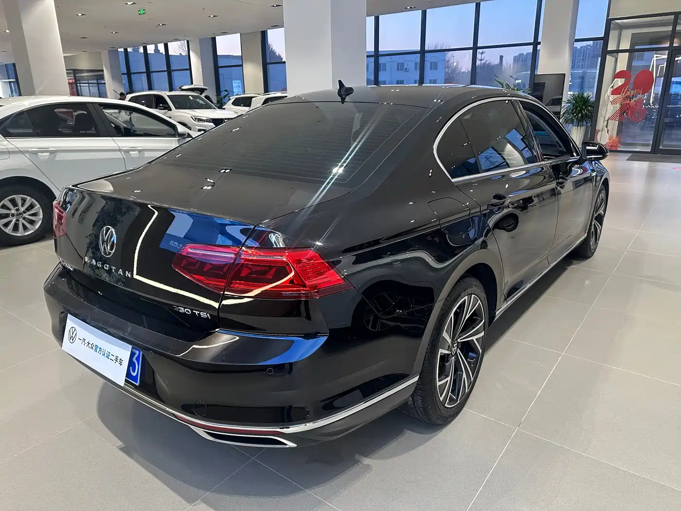Volkswagen Magotan 2021 330TSI DSG 30th Anniversary Edition фото 4