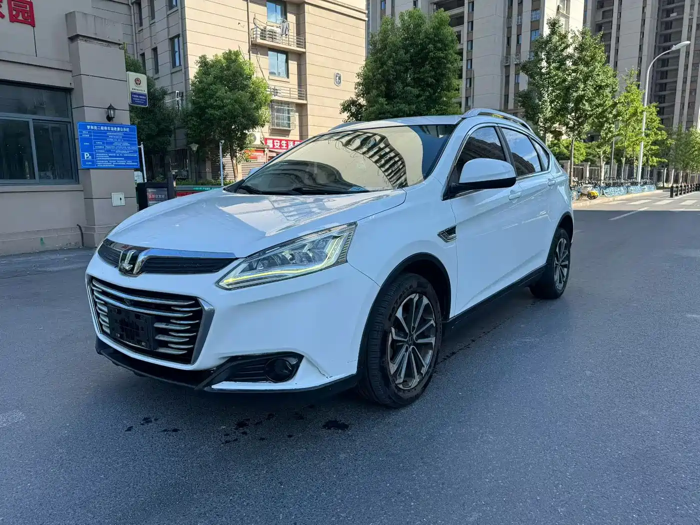 Luxgen U6 SUV 2017 2017 Facelift 1.6T Trend
