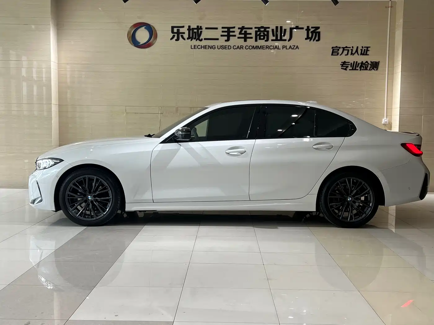 BMW 3 Series 2024 325i M Sport Shadowline Package фото 4
