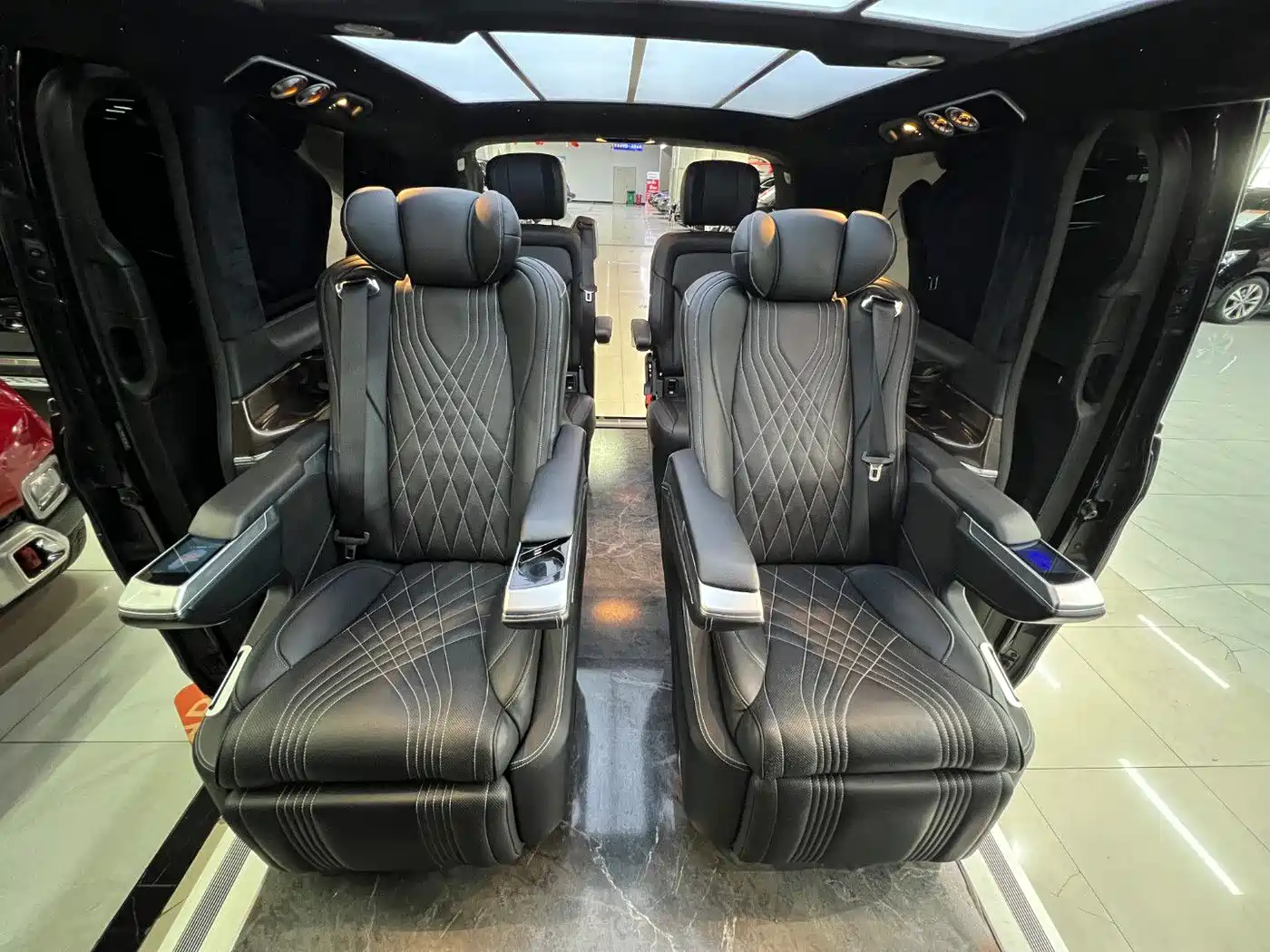 Mercedes-Benz V-Class 2022 V 260 Pilot Edition фото 11
