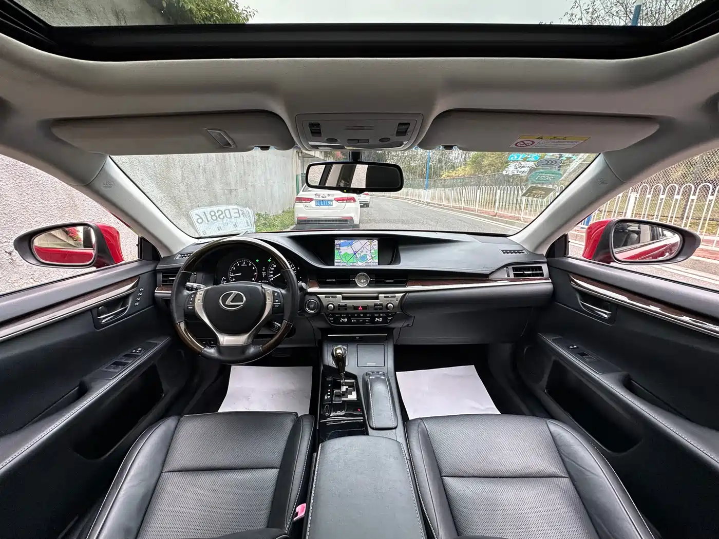 Lexus ES 2014 250 Elegance Edition фото 20