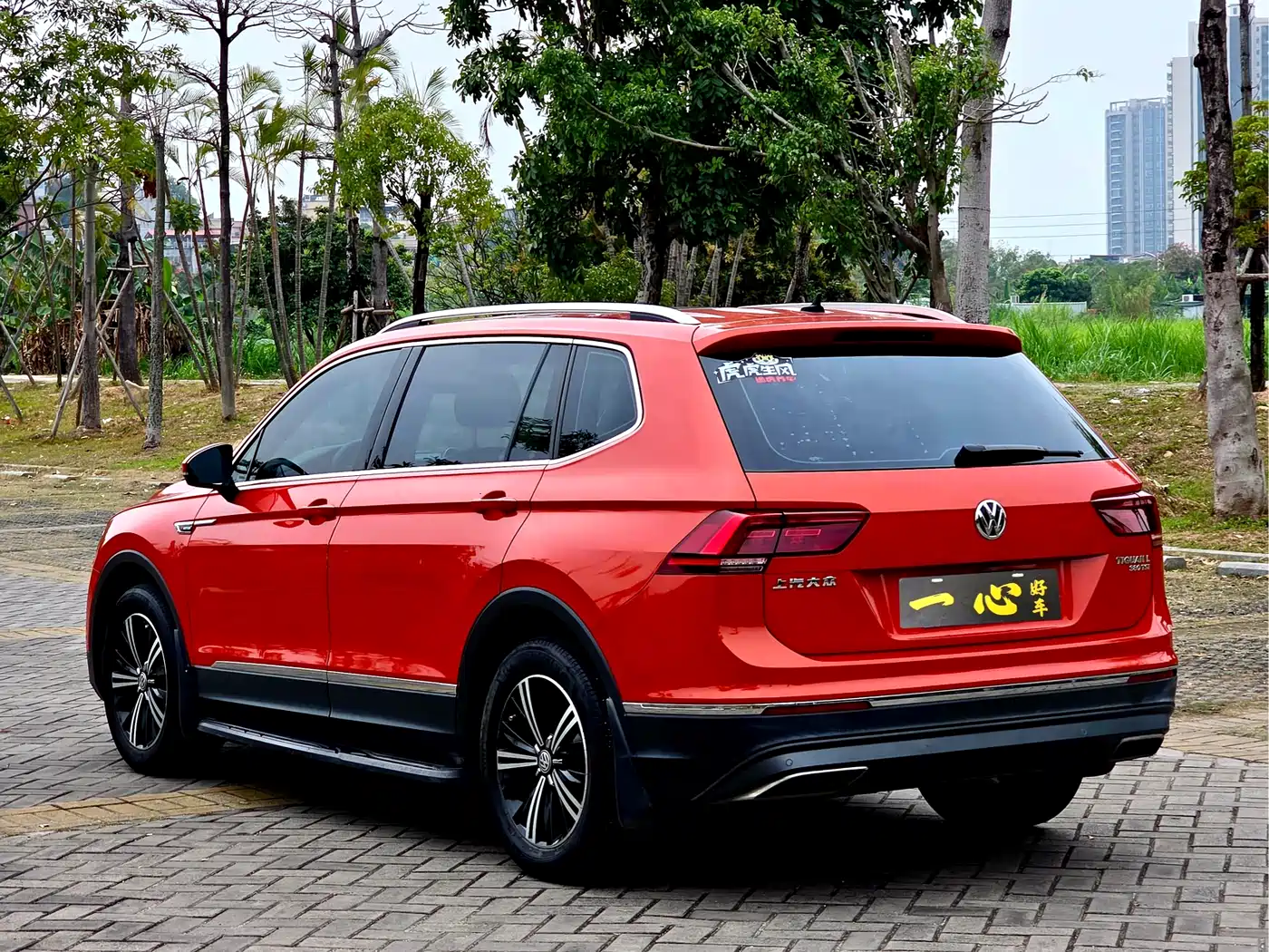 Volkswagen Tiguan L 2017 380TSI Automatic 4WD Luxury Edition фото 8