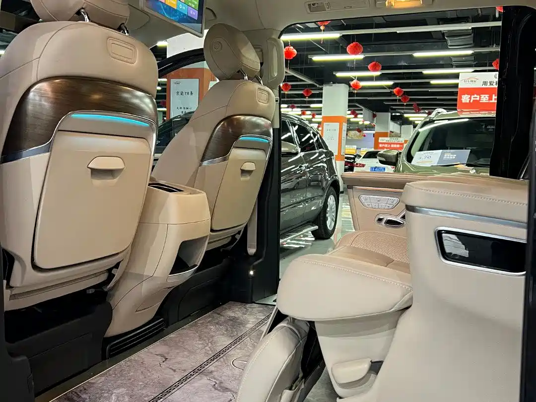 Mercedes-Benz V-Class 2022 V 260 L Long Wheelbase Luxury Edition фото 14