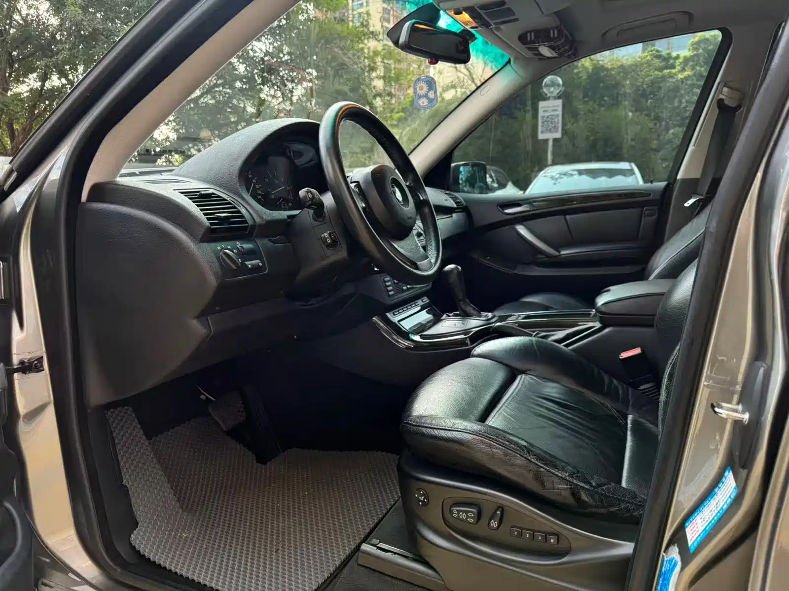 Photo 4 - BMW X5 (Import)