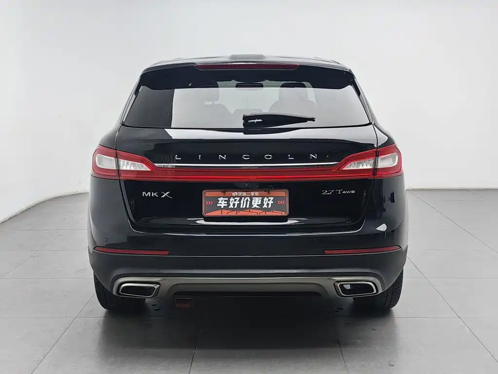 Photo 4 - Lincoln MKX