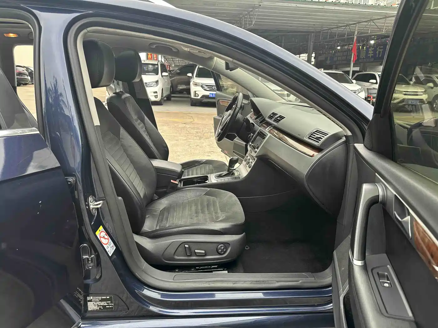 Volkswagen Magotan (Import) 2012 Wagon 2.0TSI Comfort фото 11