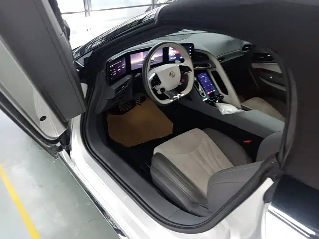 MG Cyberster 2026 2024 580km Transcendent Edition