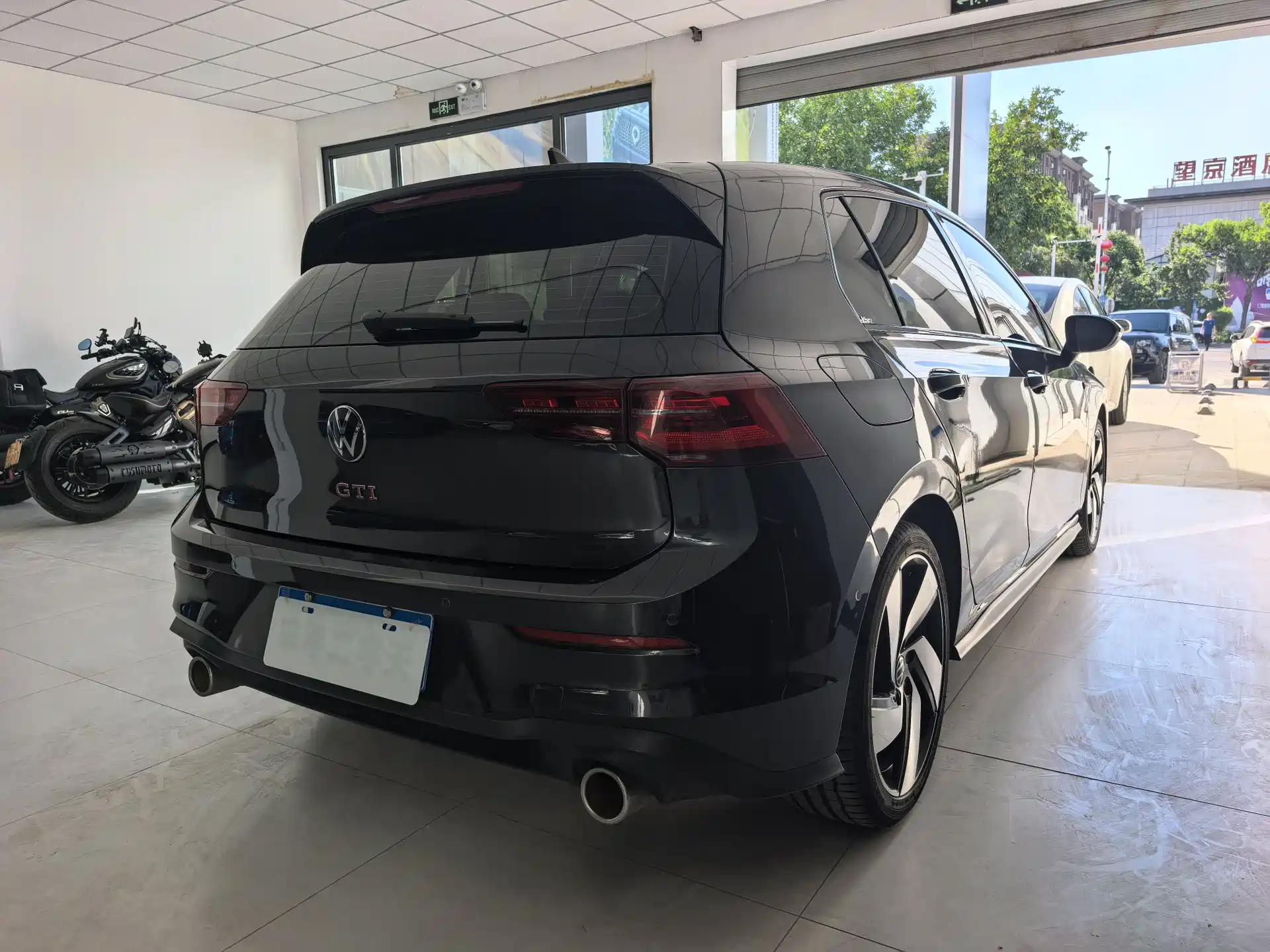 Photo 12 - Volkswagen Golf GTI