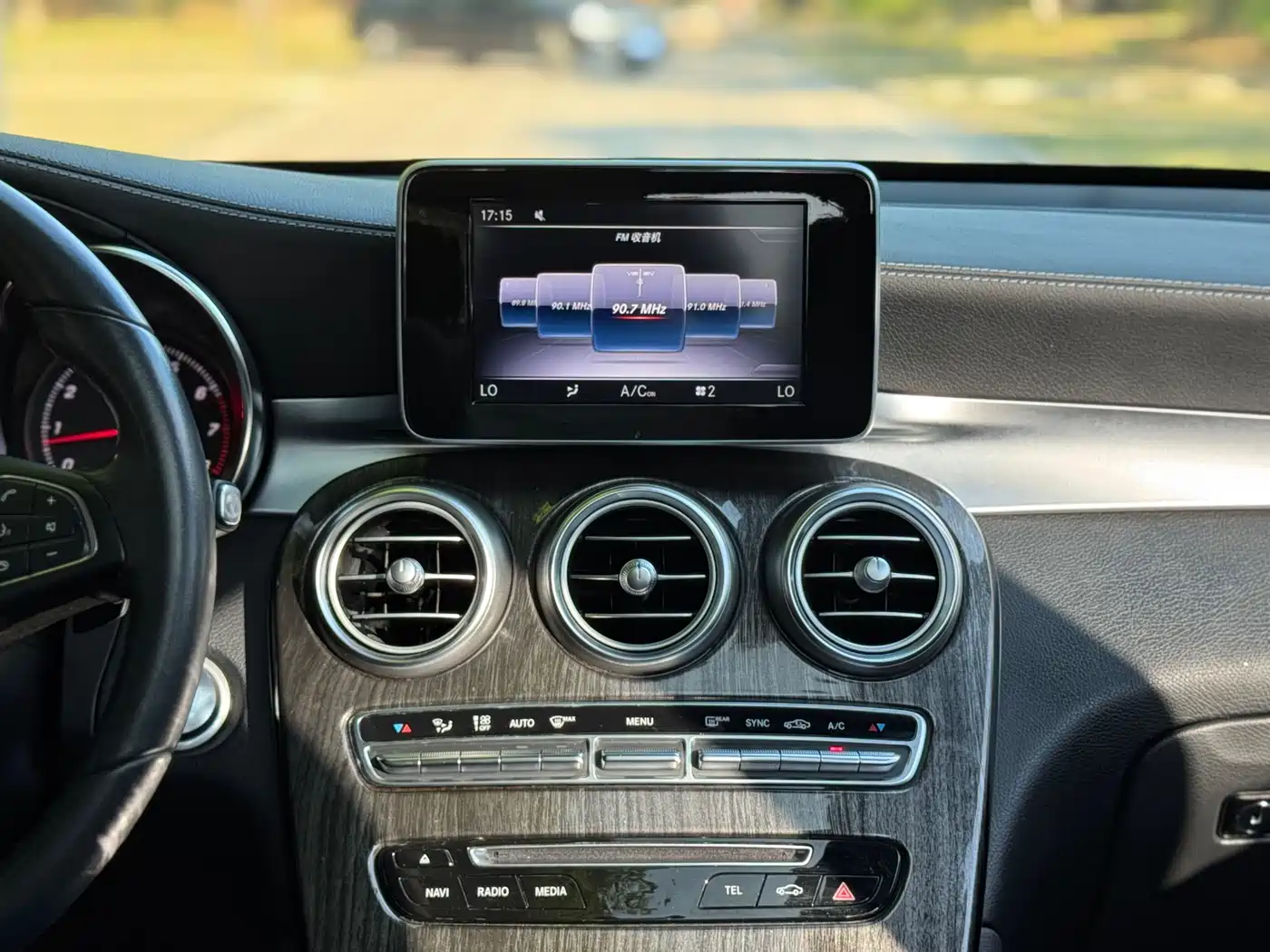 Mercedes-Benz GLC 2018 GLC 260 4MATIC Luxury фото 14