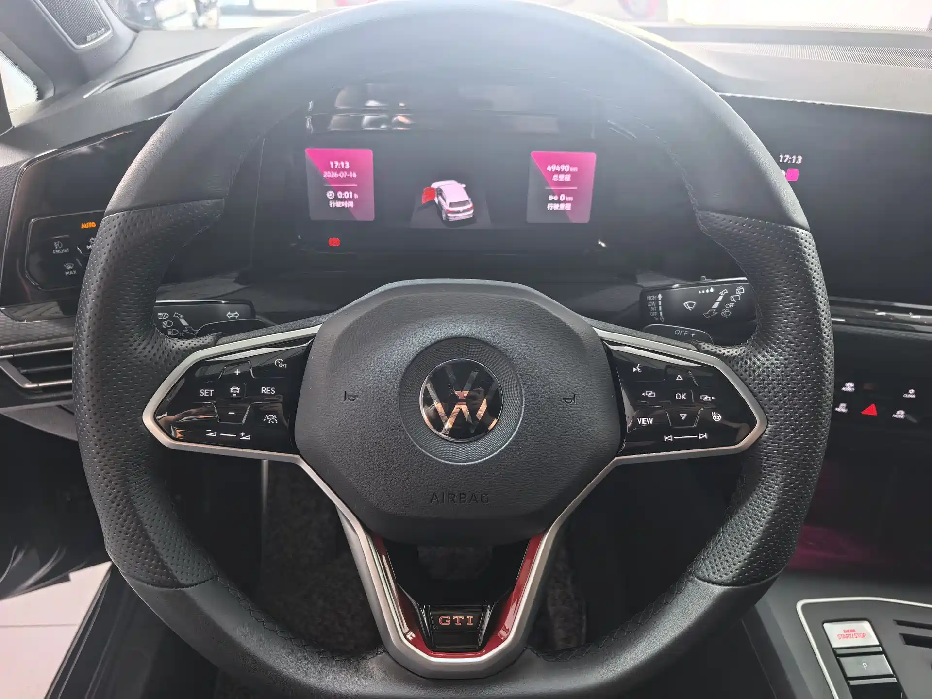 Photo 9 - Volkswagen Golf GTI
