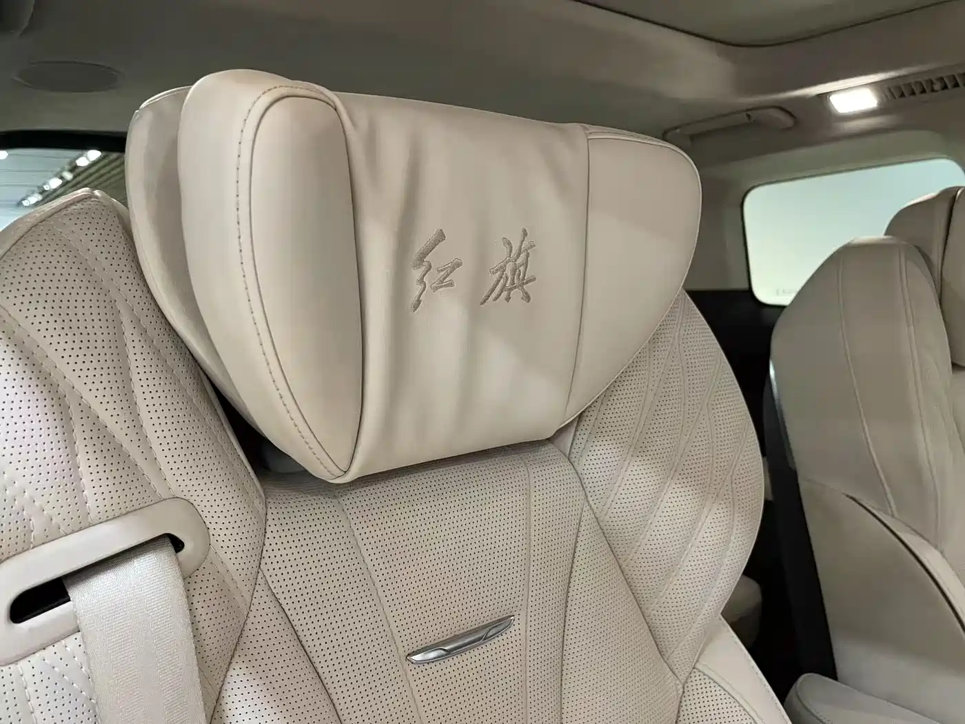 Hongqi HQ9 2023 2.0T Smart Connect Flagship фото 21