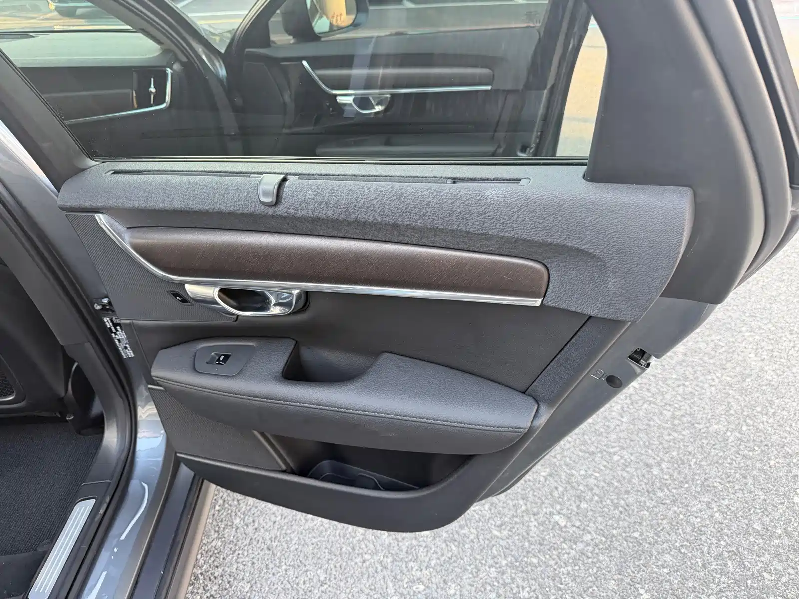 Photo 7 - Volvo V90