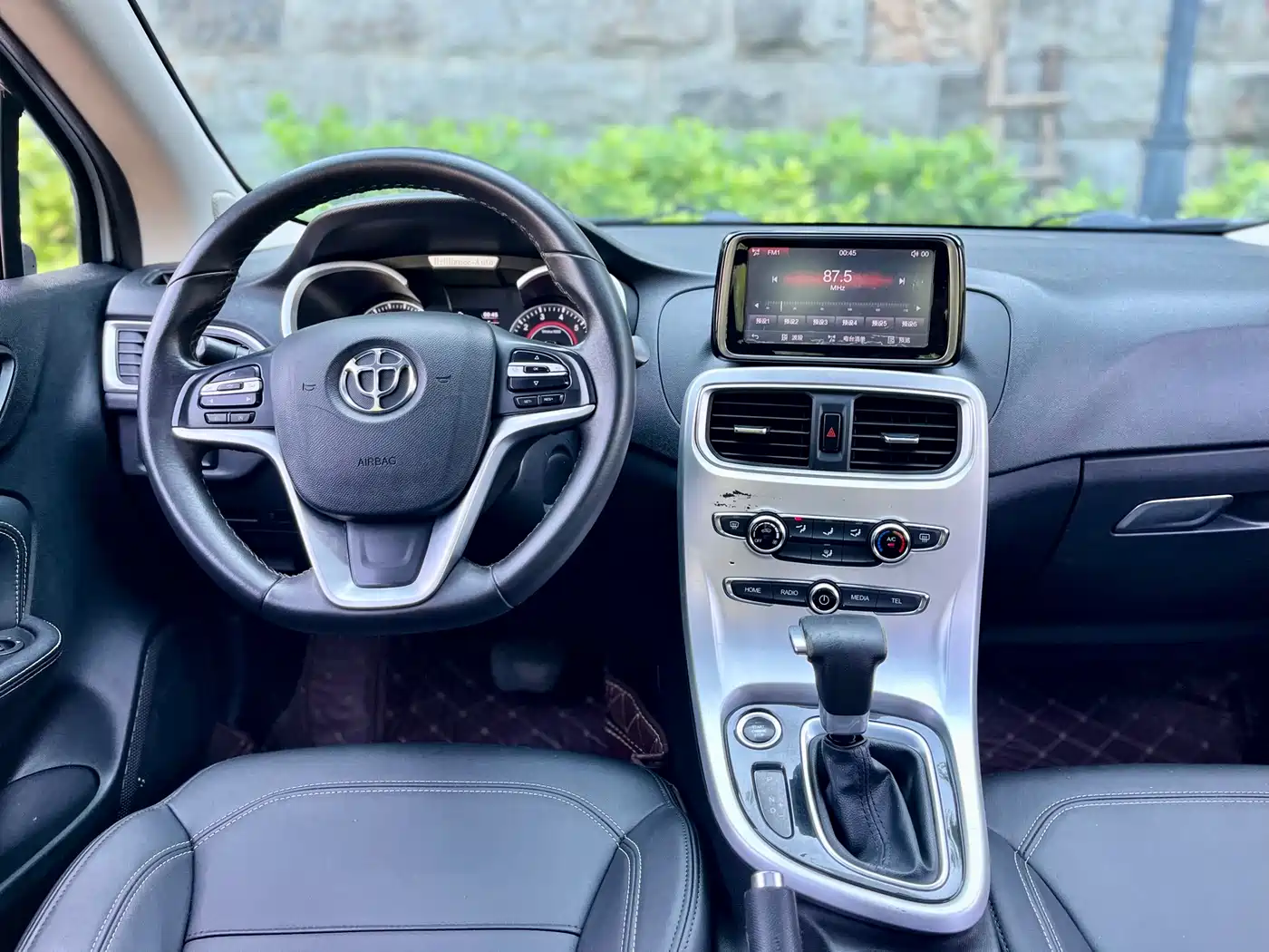 Фото 6 - Zhonghua H3