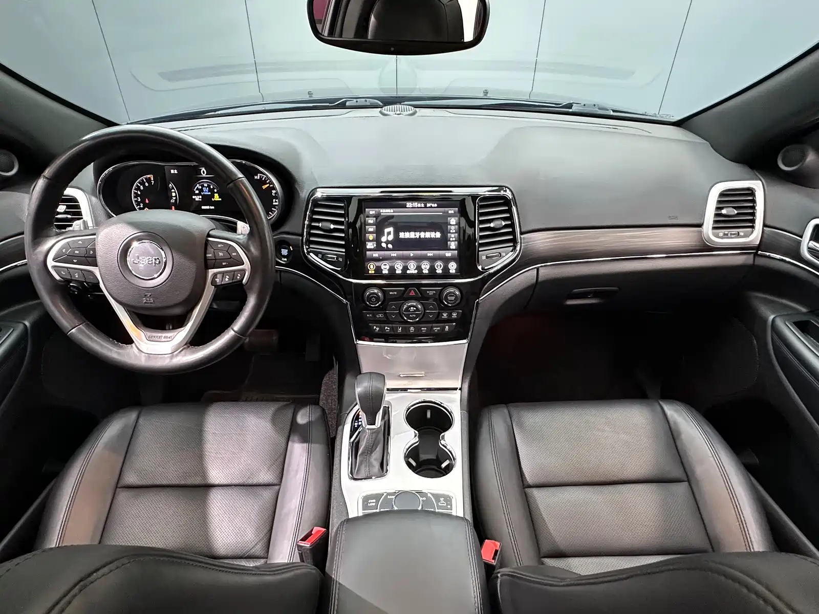 Photo 25 - Jeep Grand Cherokee (Import)