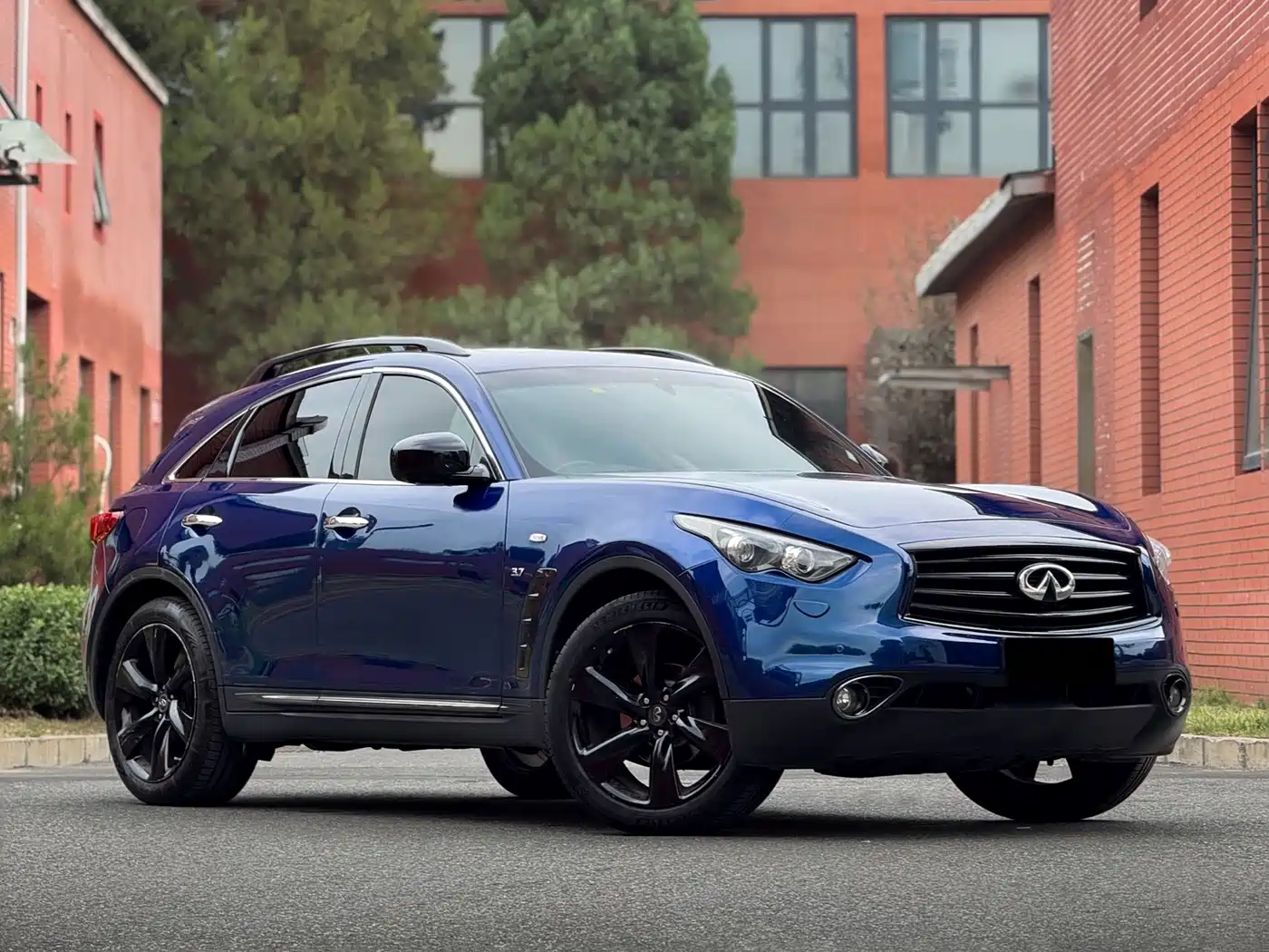 Infiniti QX70 2016 2015 Model 3.7L Shadow Edition