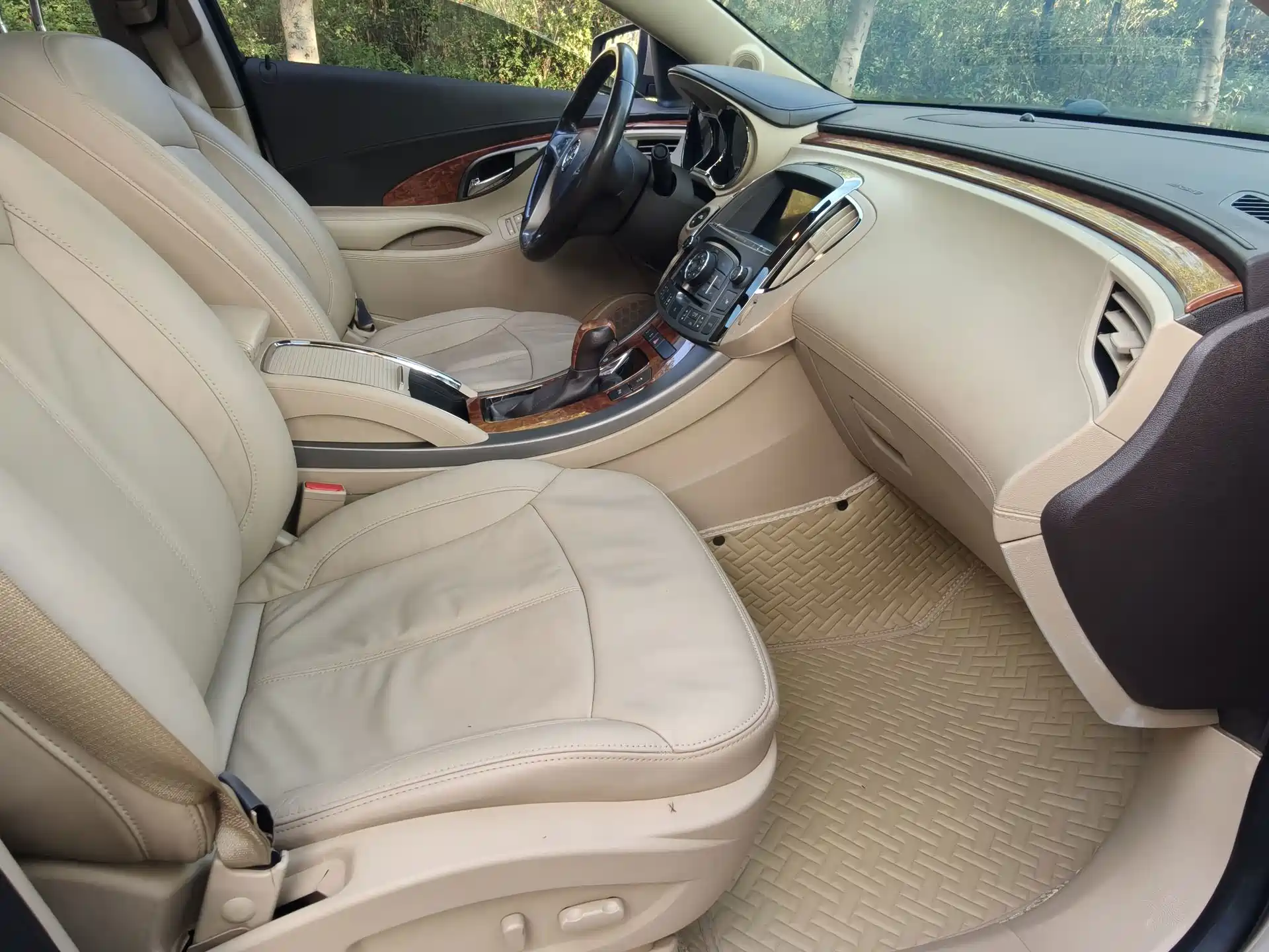 Фото 10 - Buick LaCrosse