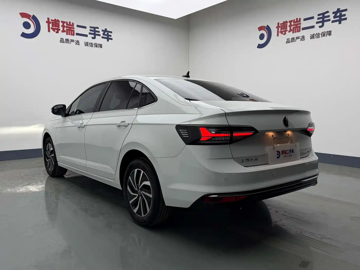 Volkswagen Lavida 2023 New Sharp 1.5L Auto Aspiration Edition фото 3