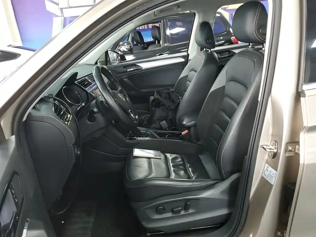Volkswagen Tiguan L 2017 330TSI Automatic 2WD Comfort Edition фото 15